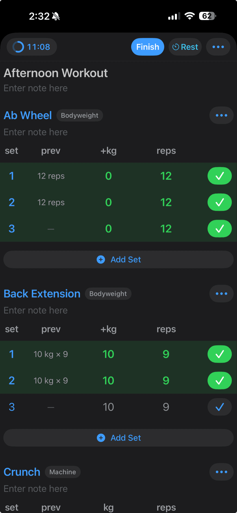Logging sets and reps during a workout in Reysa